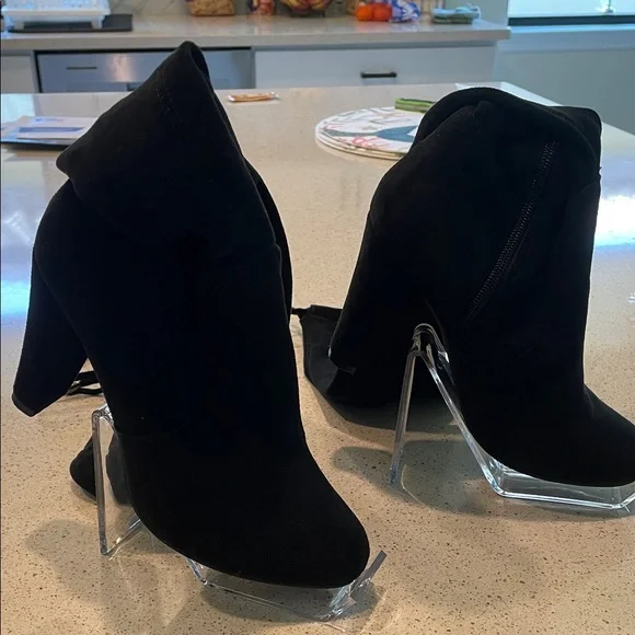 Vepose Black Heeled Boots for Women - Picture 6 of 10